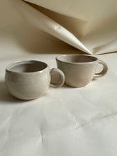 Load image into Gallery viewer, Set of 2 Vintage Mugs