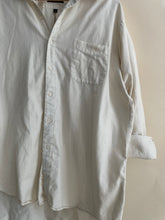 Load image into Gallery viewer, Vintage Softened Cotton Buttondown