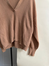 Load image into Gallery viewer, Ribbed Knit Collared Sweater (Sized M/L)