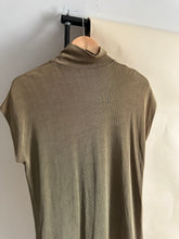 Load image into Gallery viewer, Vintage Stretch Top (Sized XL/XXL)