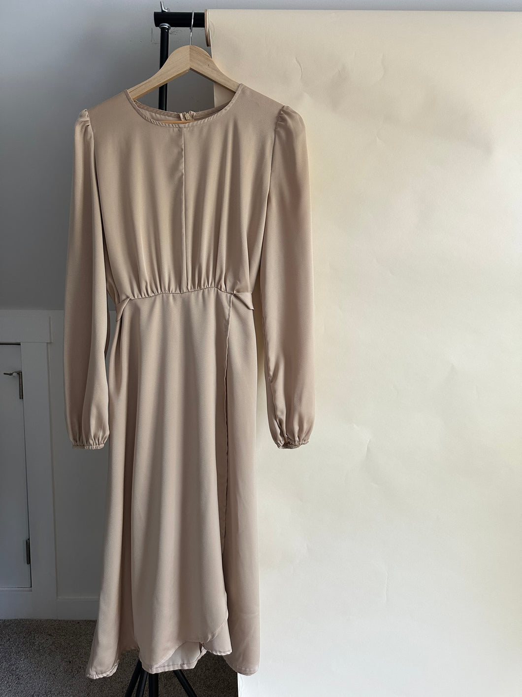 Puff Sleeve Tied Midi/Maxi Dress