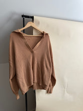 Load image into Gallery viewer, Ribbed Knit Collared Sweater (Sized M/L)