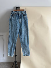 Load image into Gallery viewer, Vintage Acid Wash Denim (Sized 26.5&quot; Waist)