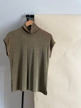Load image into Gallery viewer, Vintage Stretch Top (Sized XL/XXL)