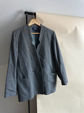 Load image into Gallery viewer, Vintage Wool Blend Blazer (Sized M/L)