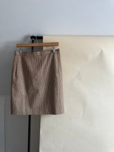 Load image into Gallery viewer, Vintage Wool Houndstooth Skirt (Sized 30&quot; Waist)