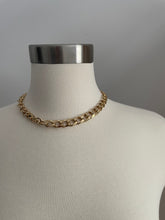 Load image into Gallery viewer, Vintage Gold Chain Necklace