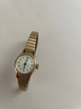 Load image into Gallery viewer, Vintage Timex Stretch Watch